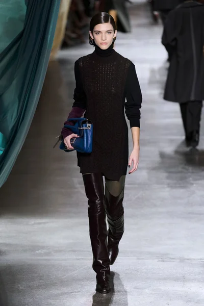 Look 13